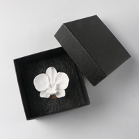 Diffuseur d'huiles essentielles en céramique parfumée avec base en bois et fleur en porcelaine, désodorisant d'ambiance pour la maison, vente en gros en stock