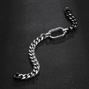 Bracelet en chaîne cubaine en titane pur <span class=keywords><strong>de</strong></span> qualité médicale, finition polie, avec breloque à clip, bijoux pour hommes, <span class=keywords><strong>texte</strong></span> gravé personnalisé - Product Image 3