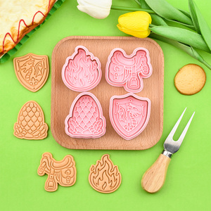 Moule à biscuits en plastique écologique de la série Dragon Magic, design 3D œuf de dragon flamboyant, <span class=keywords><strong>emporte</strong></span>-pièces imprimés DIY - Product Image 1