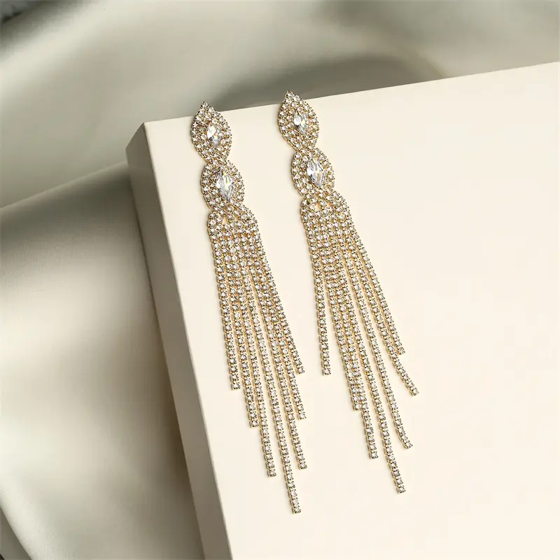 women diamond earrings