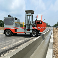 Ponceuse hydraulique à chenilles pour bordures et caniveaux en béton, machine à bordures et à caniveaux à direction automatique pour les infrastructures routières