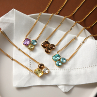 Collier en acier inoxydable plaqué or 18 carats PVD H&C avec pendentif trois pierres en zircon cubique coloré, chaîne délicate, bijoux pour femmes