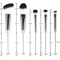 Set Kuas Makeup Profesional dengan Gagang Logam Berhias Rhinestone Kustom, Bulu Berwarna-warni untuk Aplikasi Kosmetik Profesional