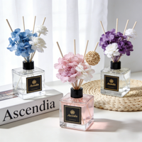 Lot de diffuseurs d'ambiance en roseaux naturels avec fleurs séchées, parfum d'intérieur, emballage personnalisé OEM pour collection de magasins de détail