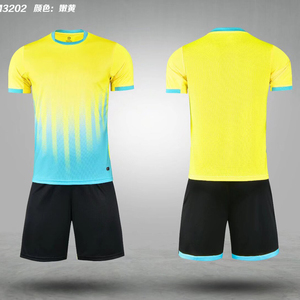 L'usine vend en gros des maillots de football, des uniformes de football pour hommes (fans et joueurs), et des uniformes de football pour enfants. - Product Image 1