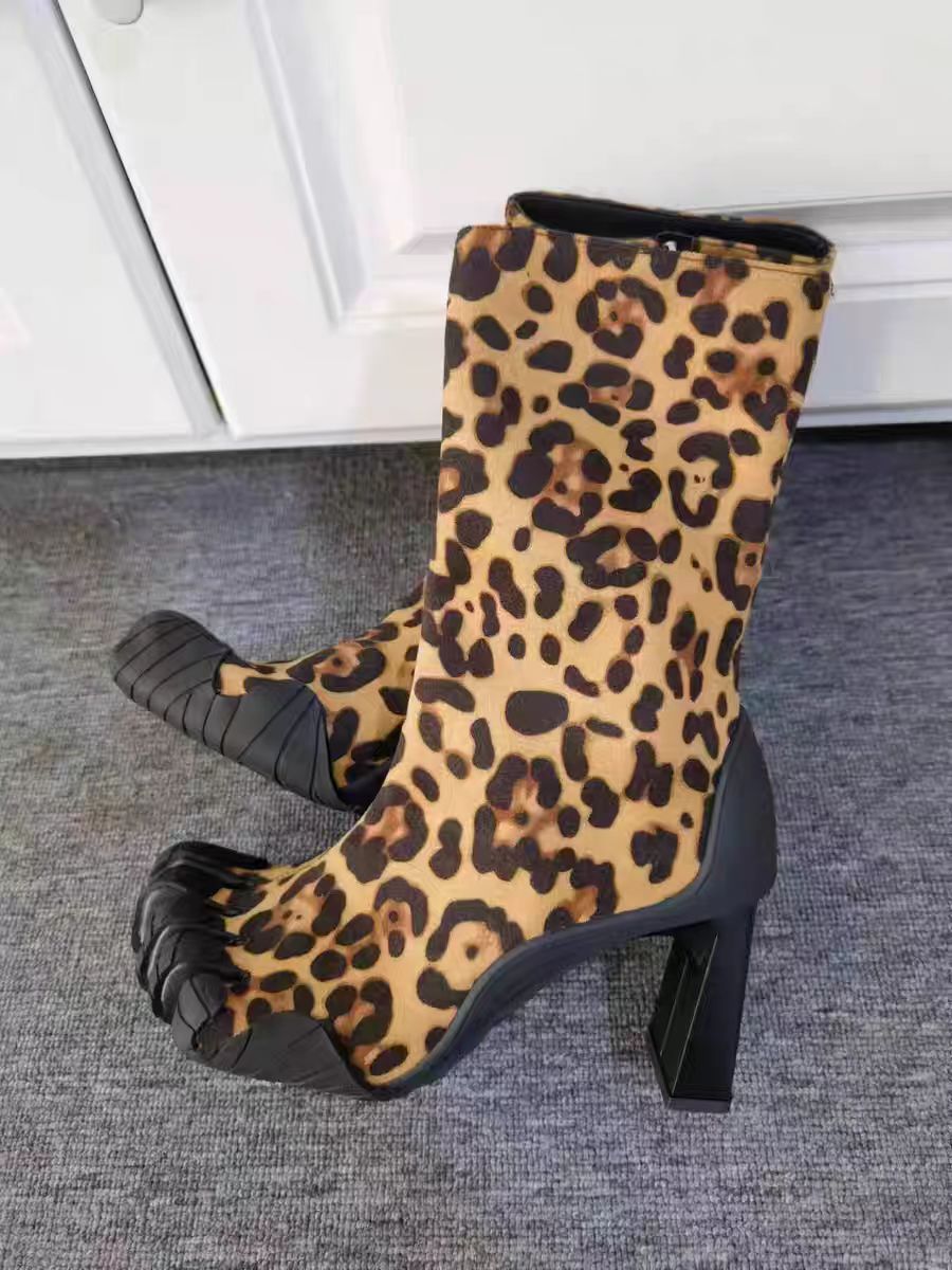 khaki leopard print