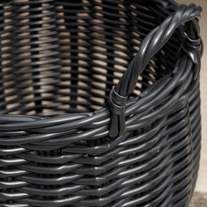 Panier rond en résine tressée Lucius 13x13x10.2 Noir avec poignées pour le rangement - Product Image 4