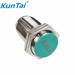 Industrial Grade Direct Factory Sales Anti-Interference <strong>Proximity</strong> <strong>Sensor</strong> with PNP Output Flat Head Aviation Plug Type - Product Image 3