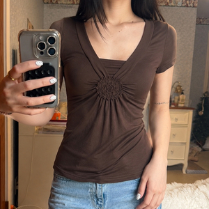 Camiseta de verano para mujer al por mayor, estilo Y2K vintage, con cuello en V, efecto dos piezas, tipo babydoll, linda, corte A - Product Image 2