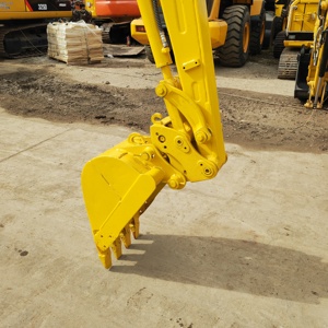 Mini-excavatrice sur chenilles Komatsu PC30 MR jaune, capacité de la benne de l'excavatrice Komatsu PC30 MR - Product Image 6