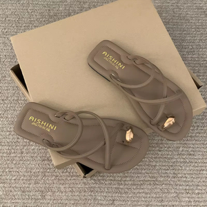 Sandales décontractées légères et confortables à lanières croisées et boucle d'orteil, couleur unie, pour femme, collection été 2026 - Product Image 5