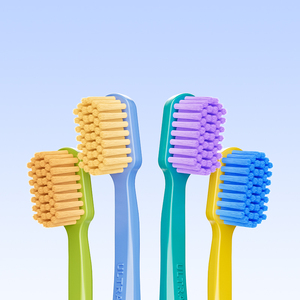 Spazzolino da denti con Logo 3D personalizzato con manico ergonomico colorato e setole morbide ad alta densità - Product Image 6