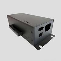 Fabrication sur mesure de châssis électroniques en tôle d'acier et d'aluminium, découpe laser de précision, pliage CNC, installation de goujons PEM, estampage et soudage.