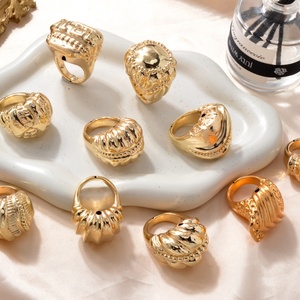 Bague de fiançailles tendance en laiton plaqué or 14 carats de haute qualité, grand design floral, accessoire de bijouterie pour femme - Product Image 3