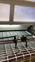 Machine de découpe laser film de gravure 1390 9060 étiquette tissu vêtements de sport t-shirt 1600x1000 1300x1900mm