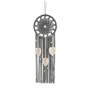 Attrape-rêves bohème en macramé fait main, décoration murale circulaire grise avec plumes et perles blanches, style bohème - Product Image 4