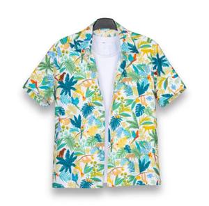 Chemise hawaïenne légère à imprimé tropical avec tissu respirant et manches courtes pour les vacances d'été - Product Image 5