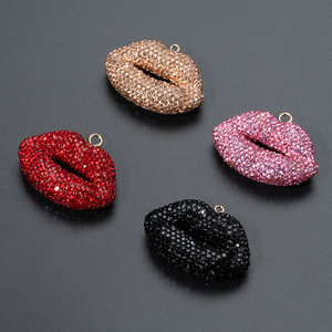 Dijes de diseñador grandes de lujo con diseño de signo de dólar y labios de cereza para decoraciones de fundas de teléfono, regalo al por mayor - Product Image 5