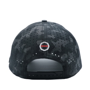 Casquette de golf unisexe respirante et imperméable à 6 panneaux découpés au laser, avec logo en caoutchouc, motif chevrons, en mélange polyester/spandex, quatre couleurs - Product Image 4