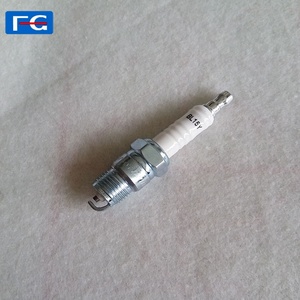 Prix usine moteur pièces de rechange moteur bougie P10Y <span class=keywords><strong>910</strong></span> T04 moto bougie moteur pour moto moteur pièces de rechange - Product Image 2