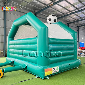 Château gonflable à thème football pour locations de fêtes, château sauteur populaire et abordable avec souffleur d'air - Product Image 4
