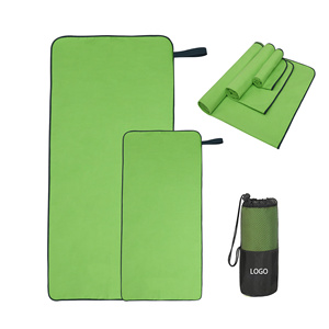 Serviettes de sport personnalisées en microfibre à séchage rapide et douces pour la salle de sport, la remise en forme et l'entraînement - Product Image 1