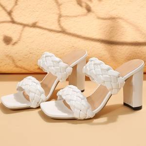 Nouvelles sandales mode à talon épais et torsadé, à bout carré et bride unique, collection été 2025 - Product Image 4