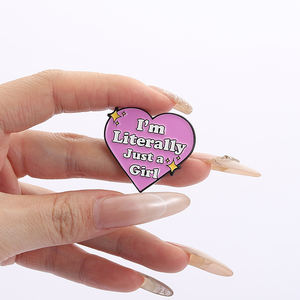 Cartoon Pink Bow Heart Emaille Pins Ich bin buchstäblich nur ein Mädchen Broschen Rucksack Revers Abzeichen Zubehör Geschenk für Freund Großhandel - Product Image 5