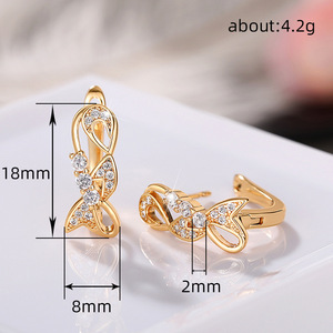 Orecchini a Cerchio Piccoli con Motivo Floreale Intrecciato per Donne, Ear Cuff Scintillante a Forma di Fiore, Gioielli alla Moda per Uso Quotidiano e Feste - Product Image 5