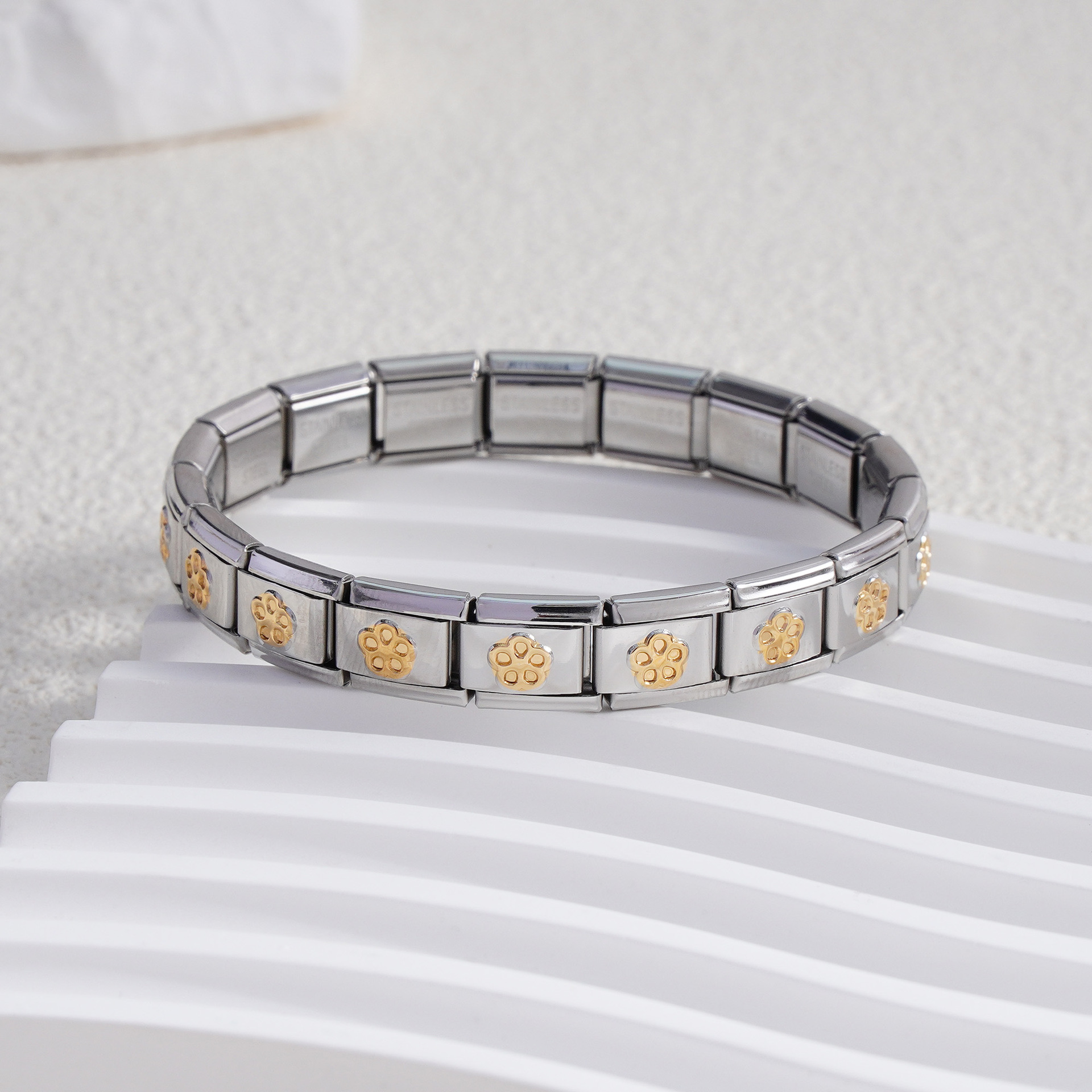 Floral module bracelet (gold center)