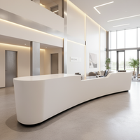 Comptoir d'accueil haut de gamme en Corian blanc pur, design moderne et personnalisé, avec plusieurs sièges pour hall d'hôtel et hôpital