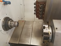 Torno Fresador CNC CK46D-8 de Eje C Único con Torreta Motorizada de 8 Estaciones, Guías Lineales de Rodillos, Alta Precisión y Operación Automática Compleja