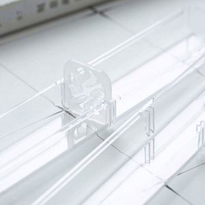 กล่องดินสออะคริลิกใสลายเรขาคณิตทันสมัย รูปทรงสี่เหลี่ยมผืนผ้า แกะสลักลาย  กล่องใส่ปากกาแบบสั่งทำพิเศษ สำหรับของขวัญส่งเสริมการขาย - Product Image 3