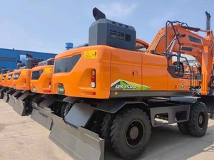 Excavatrice sur chenilles DEVELON DX150W de 14,2 tonnes avec pompe pour la réparation des routes municipales, la pose de canalisations, la construction urbaine et les travaux de terrassement - Product Image 2