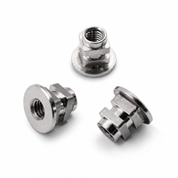 Écrou carré à bride fileté usiné avec précision en acier inoxydable SUS304, pièce tournée CNC durable pour machines