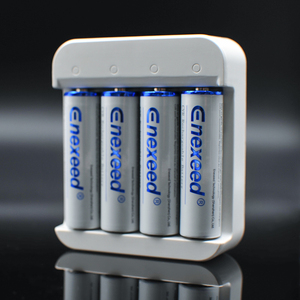 <span class=keywords><strong>Batteria</strong></span> USB di tipo C di alta qualità  <span class=keywords><strong>AA</strong></span> <span class=keywords><strong>e</strong></span> <span class=keywords><strong>AAA</strong></span> caricabatteria ricaricabile intelligente universale a 4 Slot 1.5v - Product Image 1