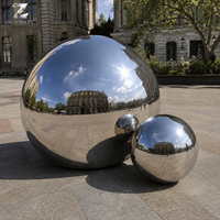Moderne Edelstahl-Kugelskulptur Spiegelpolierte Metallkugel-Kunst Maßgefertigte Große Außendekoration für Garten, Plaza und Hotel