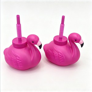 Kreativer Flamingo-förmiger PP Einweg-Öko-Strohhalmbecher mit Strohhalm für den Sommergebrauch - Product Image 1