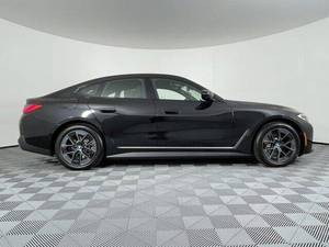 ราคาดีที่สุด รถมือสอง I4 EDrive40 Gran Coupe 4 ประตู ซีดาน ขับเคลื่อนสี่ล้อ เบาะหนังสีเข้ม ระบบ ACC ปี 2020 เกียร์อัตโนมัติ กล้องมองหลัง - Product Image 6