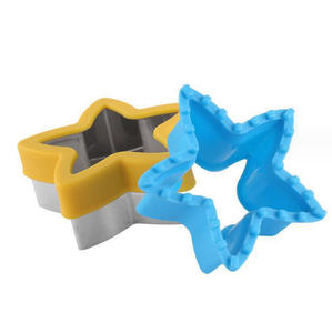 Flower Dinos Circle Mickey Sandwich Cutter and Sealer Bread Sandwiches Maker para Kids Bento Box - Product Image 3