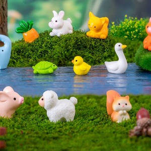 Micro-paesaggio in muschio, creativo e carino, con figurine di animali in miniatura: rana, piccola anatra gialla, decorazione, <span class=keywords><strong>mini</strong></span> ornamento. - Product Image 2