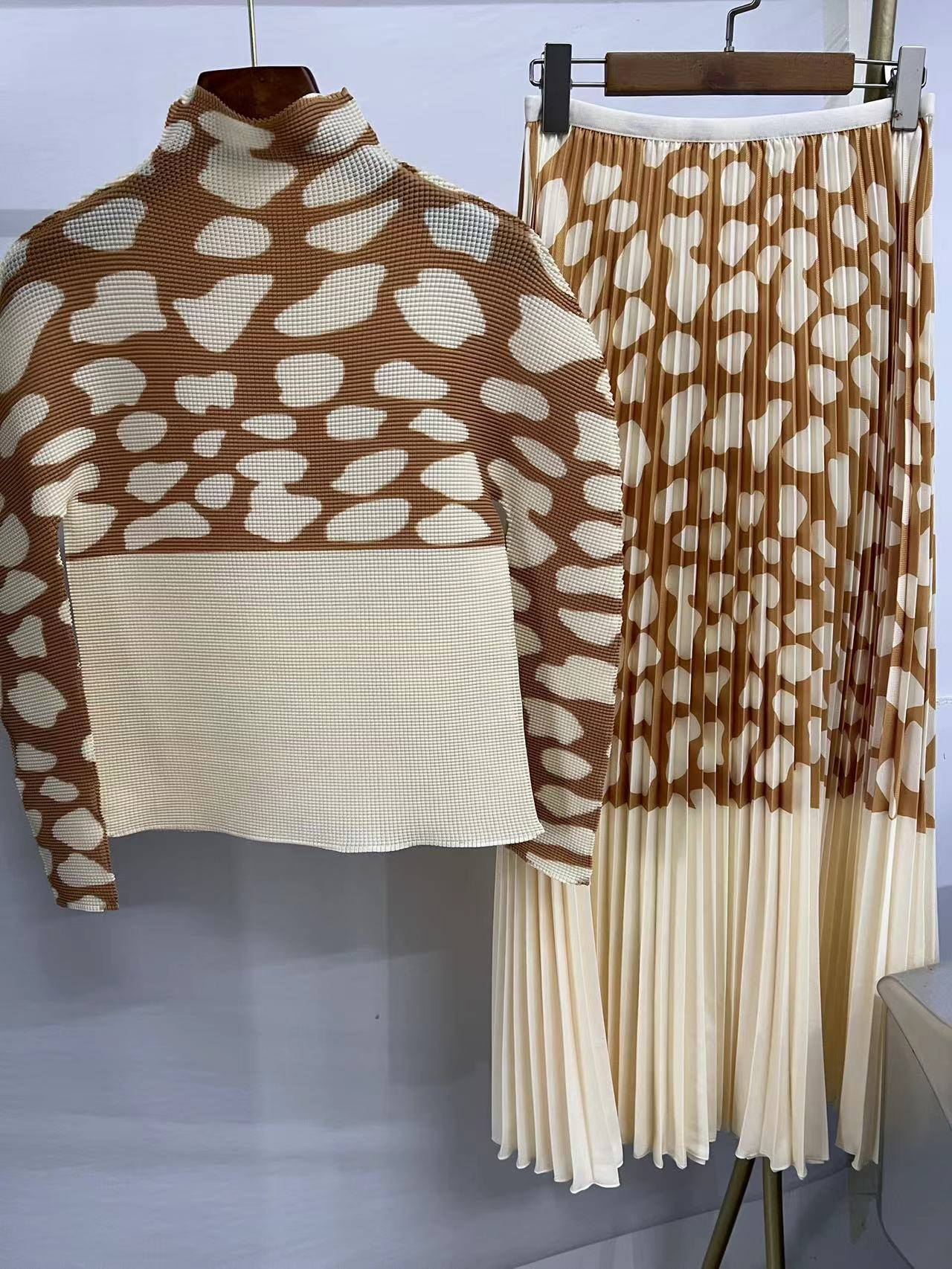 สีน้ำตาล