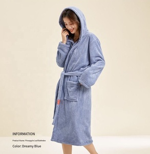 Accappatoio da bagno con cappuccio morbido e spesso in pile di corallo <span class=keywords><strong>cappotto</strong></span> caldo <span class=keywords><strong>per</strong></span> la <span class=keywords><strong>casa</strong></span> da donna uomo assorbente <span class=keywords><strong>per</strong></span> adulti - Product Image 2