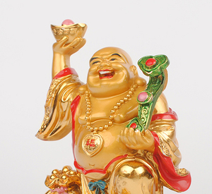 <span class=keywords><strong>Statua</strong></span> di <span class=keywords><strong>Buddha</strong></span> Dorata in Posizione di Riposo che Sostiene Lingotti e Ruyi - Product Image 5