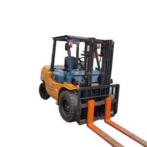 Utilisé pour le mini chariot élévateur FD30, capacité de charge de 5 tonnes, mât à deux étages, levage de 6 m, moteur diesel, transmission 4x4, modèle 2022, terrain accidenté - Product Image 1