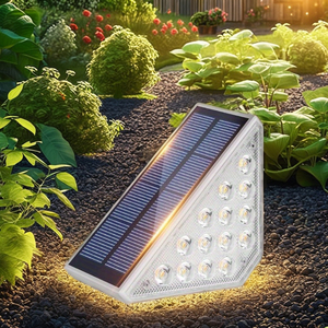 Tự động chuyển đổi <span class=keywords><strong>LED</strong></span> năng lượng mặt trời sàn cầu thang đèn ấm trắng IP65 đánh giá ngoài trời không thấm nước tam giác Patio vườn năng lượng mặt trời Vườn cảnh quan - Product Image 1