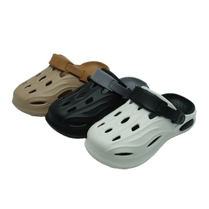 Sabots de jardin HEVA personnalisés pour hommes en EVA, respirants, antidérapants, mules à bout fermé, semelle en caoutchouc, légers, sandales sportives printemps/été - Product Image 1