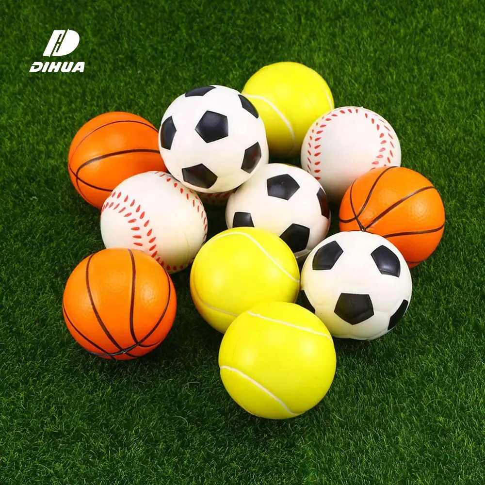 Palline sportive in schiuma per bambini il piccolo giocattolo leggero per palline antistress in PU include Tennis, basket, Baseball e calcio per i più piccoli