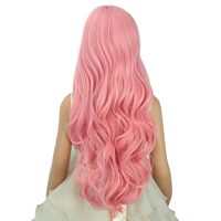 Peluca Larga Rosa Pastel con Ondas Suaves y Partidura Media, Fibra Sintética de Baja Temperatura con Gorra