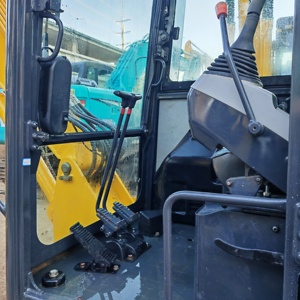 Mini-excavatrice sur chenilles Komatsu PC56 d'occasion 2022, presque neuve, 5,6 tonnes, petite pelle hydraulique, faible nombre d'heures de travail, avec ligne de marteau - Product Image 4